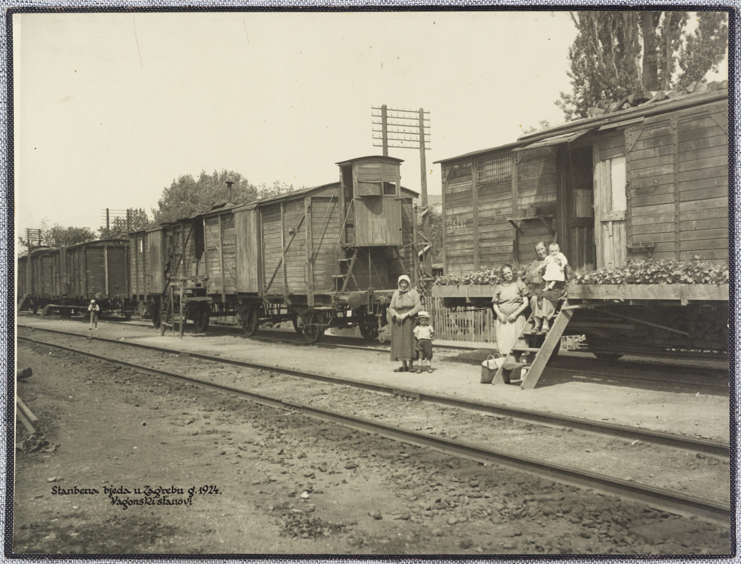Novi članak o fotografijama „vagonaša“ iz muzejske zbirke